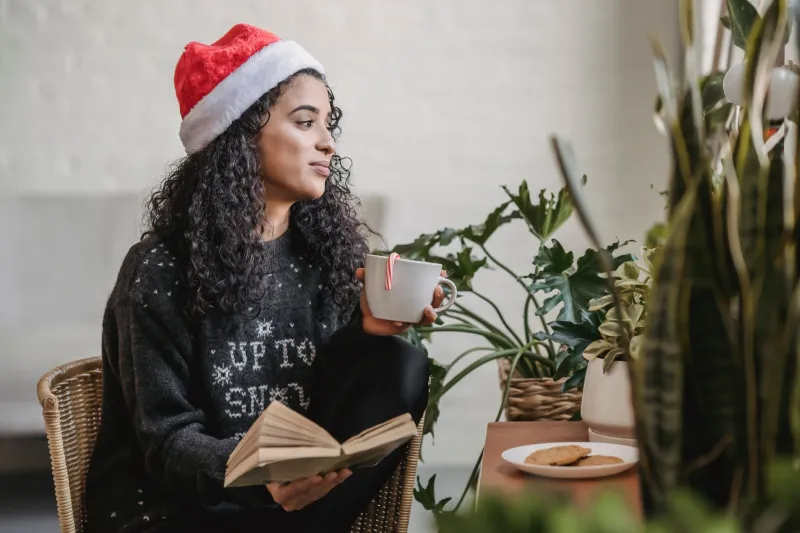 Cocoa for Romance, Peppermint for Chills: A Snack Guide to Your Advent Story Habit